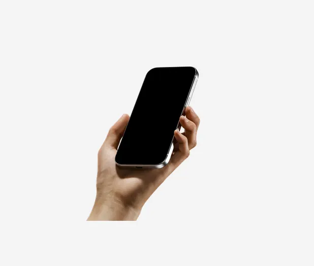 Мокап iPhone — В руке, под углом